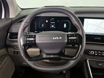 2025 Kia Carnival с пробегом 28 696 км