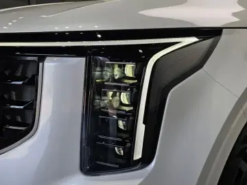 2025 Kia Carnival с пробегом 2 331 км