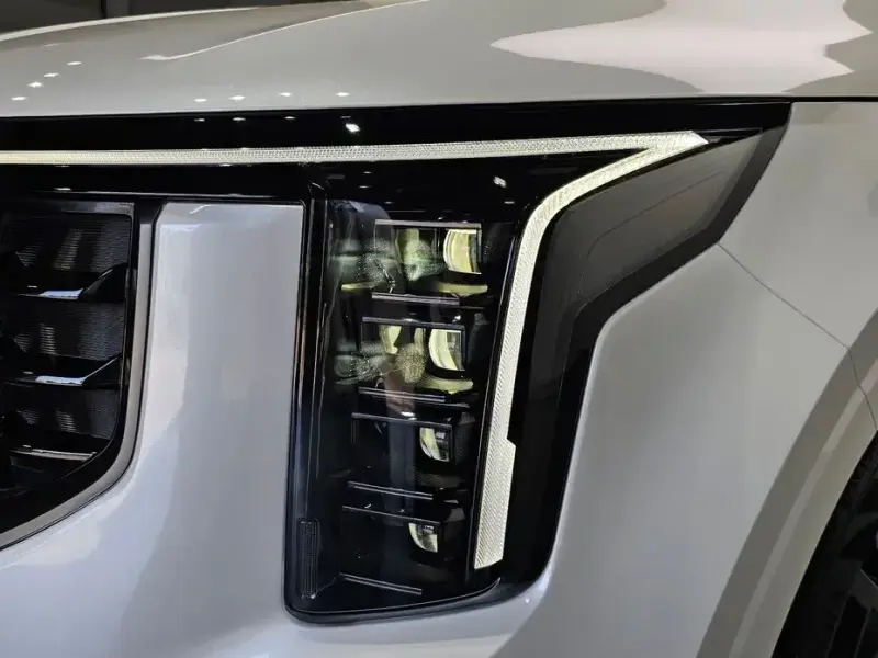 2025 Kia Carnival с пробегом 2 331 км