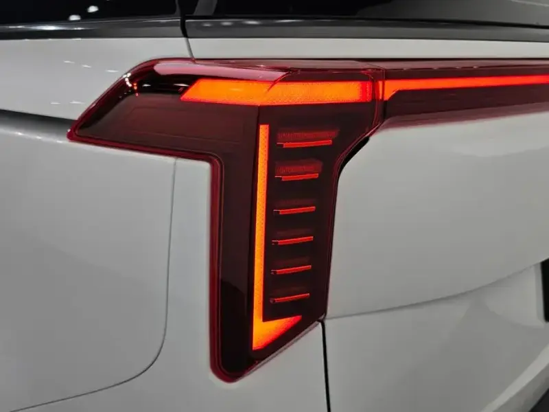 2025 Kia Carnival с пробегом 2 331 км