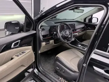 2023 Kia Carnival с пробегом 47 614 км