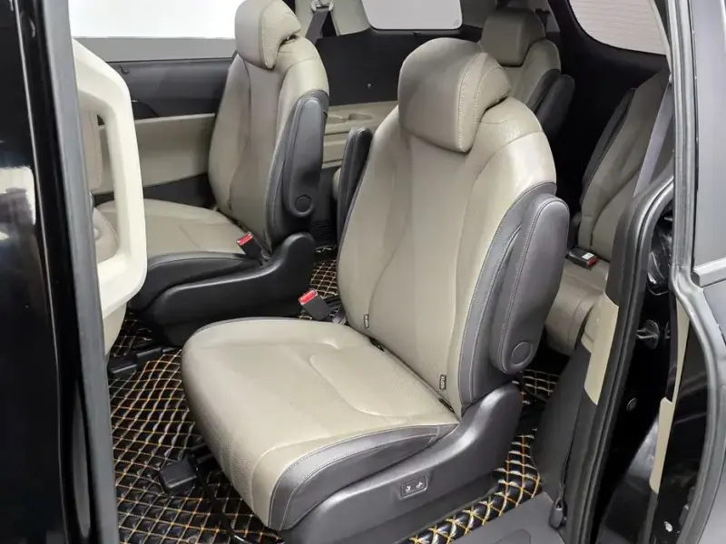 2023 Kia Carnival с пробегом 47 614 км