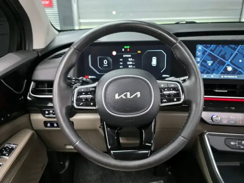 2023 Kia Carnival с пробегом 47 614 км