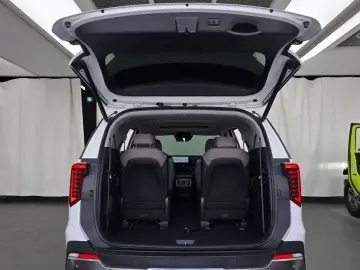 2025 Kia Carnival с пробегом 28 696 км