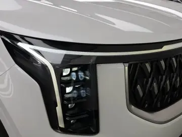 2025 Kia Carnival с пробегом 28 696 км