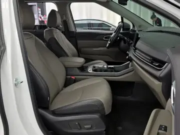 2025 Kia Carnival с пробегом 28 696 км