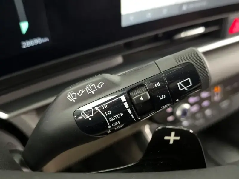2025 Kia Carnival с пробегом 28 696 км