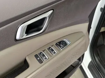 2025 Kia Carnival с пробегом 28 696 км