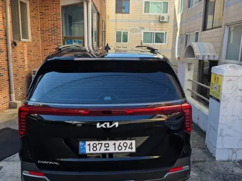 2024 Kia Carnival с пробегом 15 200 км