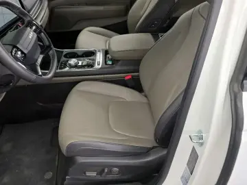2025 Kia Carnival с пробегом 28 696 км