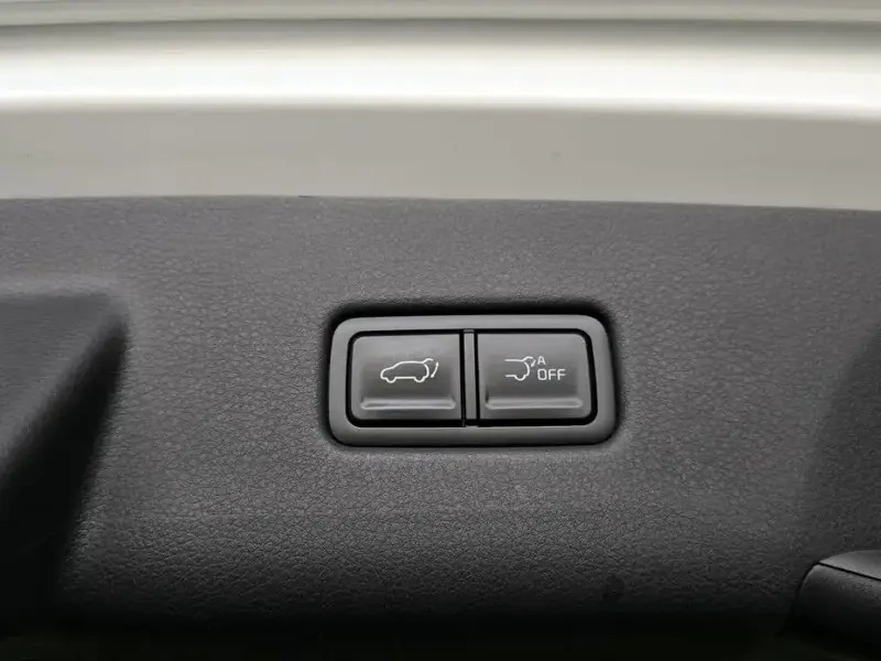 2025 Kia Carnival с пробегом 28 696 км