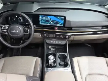 2024 Kia Carnival с пробегом 16 964 км