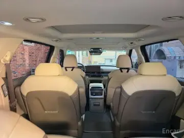 2024 Kia Carnival с пробегом 15 200 км
