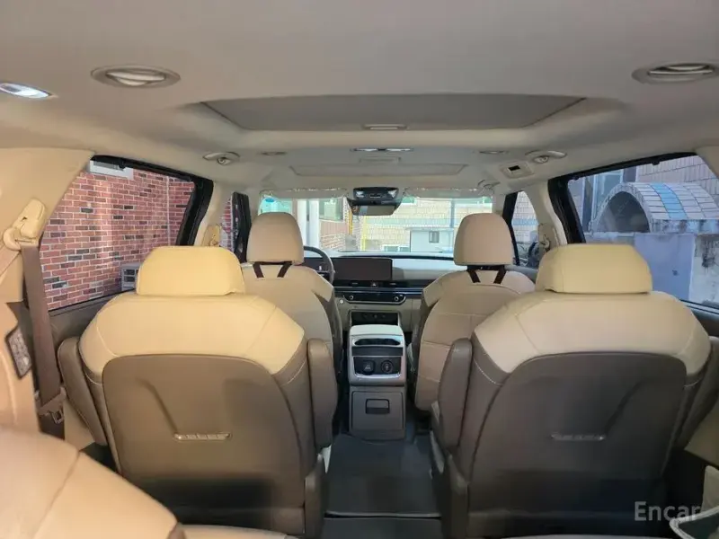 2024 Kia Carnival с пробегом 15 200 км