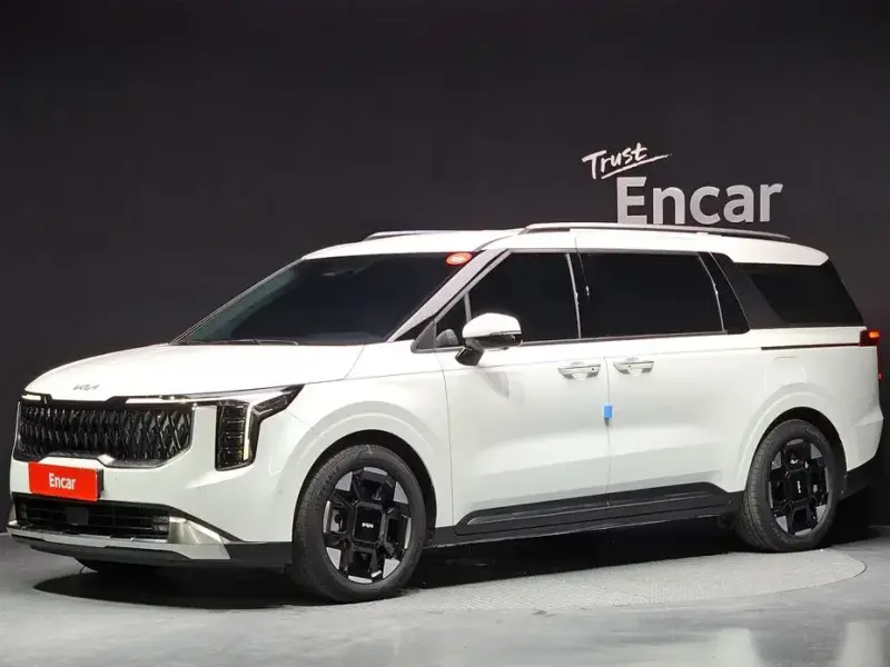 2025 Kia Carnival с пробегом 18 769 км
