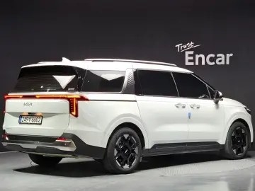 2025 Kia Carnival с пробегом 18 769 км