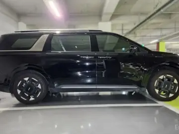 2024 Kia Carnival с пробегом 10 410 км