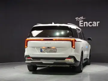 2025 Kia Carnival с пробегом 18 769 км