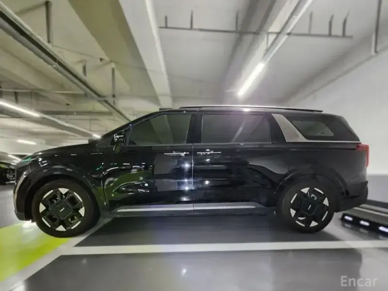 2024 Kia Carnival с пробегом 10 410 км