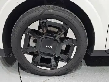 2025 Kia Carnival с пробегом 18 769 км