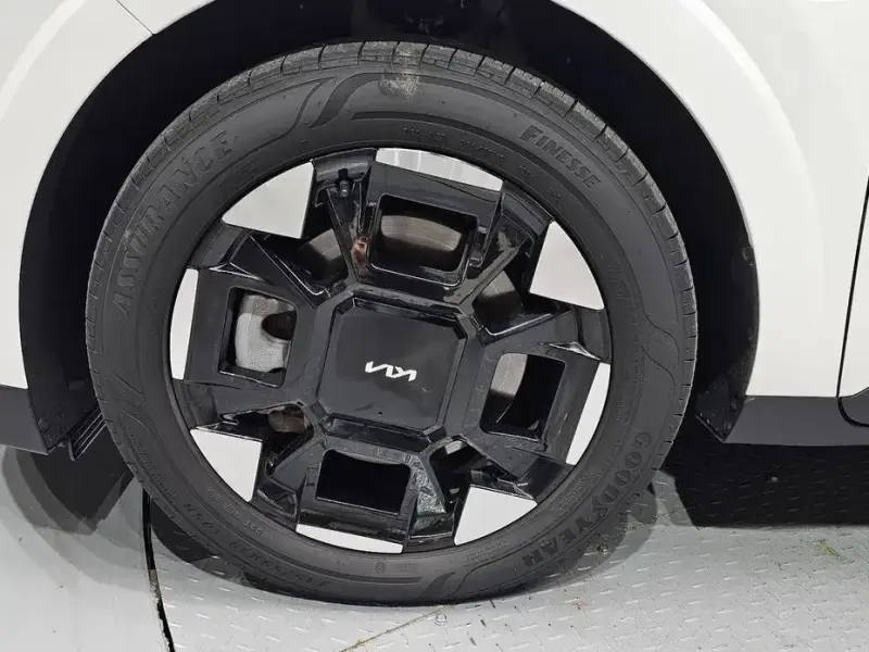 2025 Kia Carnival с пробегом 18 769 км