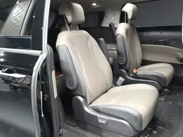 2024 Kia Carnival с пробегом 16 964 км