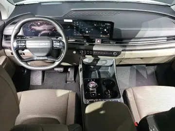2025 Kia Carnival с пробегом 18 769 км