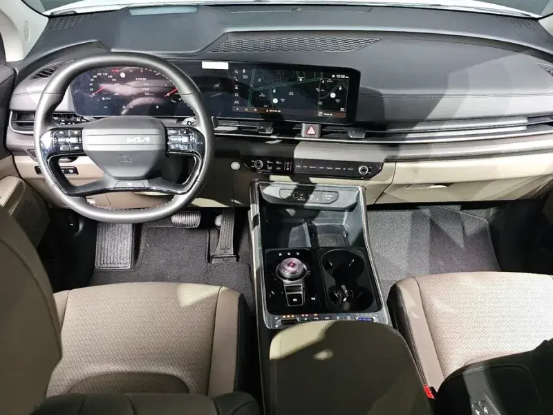 2025 Kia Carnival с пробегом 18 769 км
