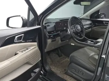 2024 Kia Carnival с пробегом 13 481 км