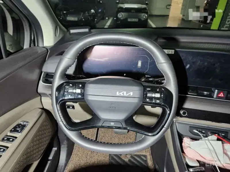 2024 Kia Carnival с пробегом 10 410 км