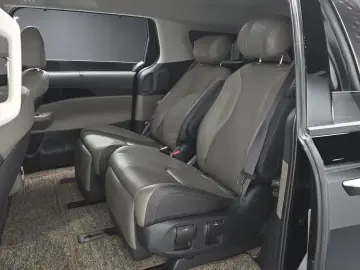 2024 Kia Carnival с пробегом 13 481 км