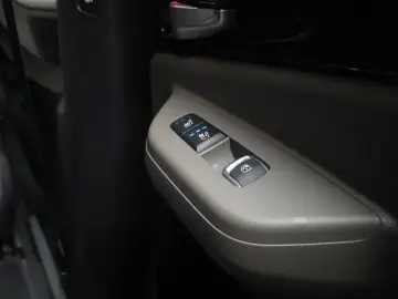 2024 Kia Carnival с пробегом 16 964 км
