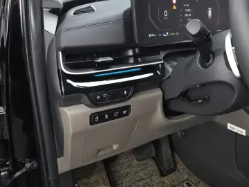 2024 Kia Carnival с пробегом 13 481 км