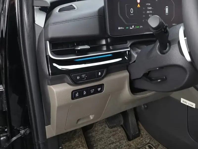 2024 Kia Carnival с пробегом 13 481 км