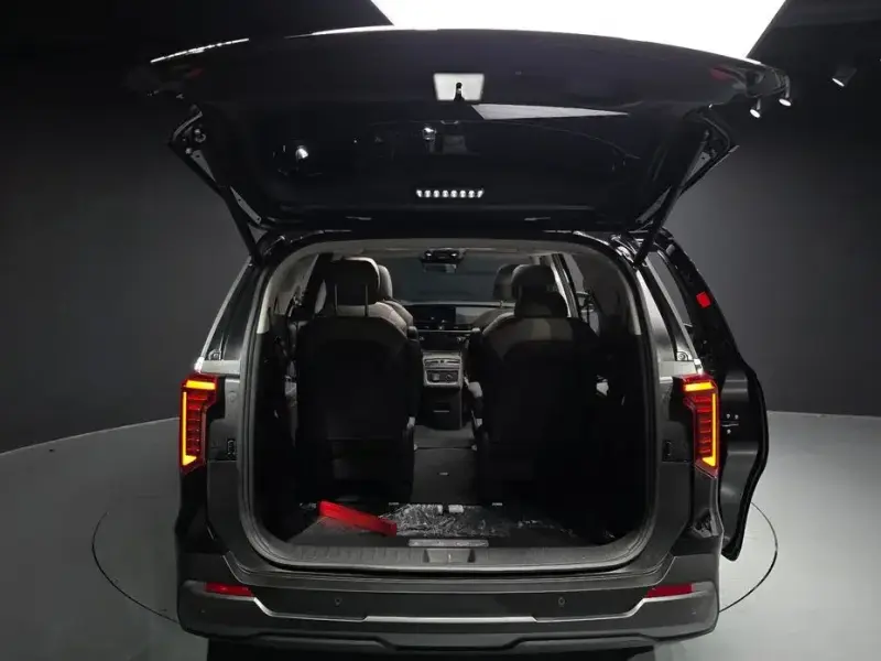 2024 Kia Carnival с пробегом 16 964 км