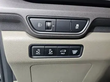 2025 Kia Carnival с пробегом 18 769 км