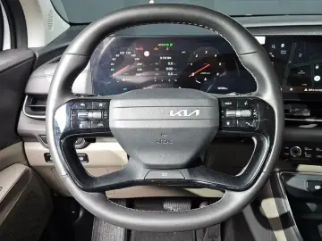 2025 Kia Carnival с пробегом 18 769 км