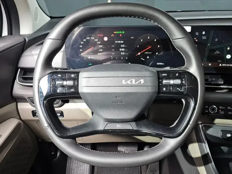 2025 Kia Carnival с пробегом 18 769 км