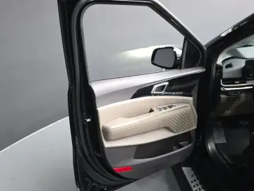 2024 Kia Carnival с пробегом 16 964 км