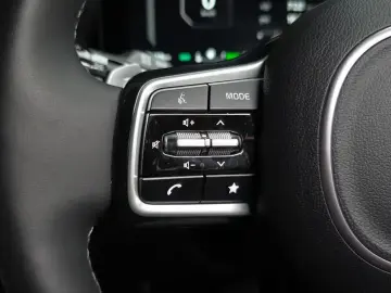 2024 Kia Carnival с пробегом 16 964 км