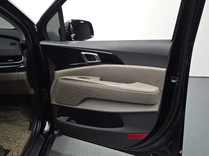 2024 Kia Carnival с пробегом 13 481 км