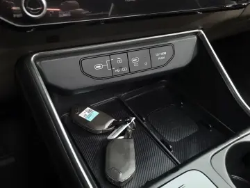 2024 Kia Carnival с пробегом 16 964 км