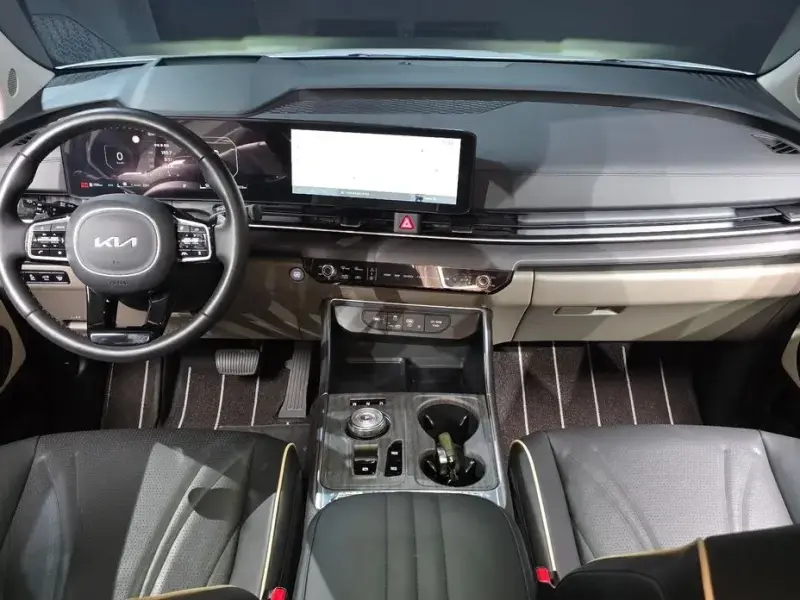 2024 Kia Carnival с пробегом 50 613 км