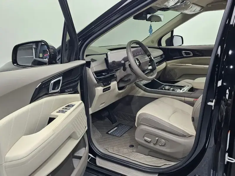 2026 Kia Carnival с пробегом 2 690 км
