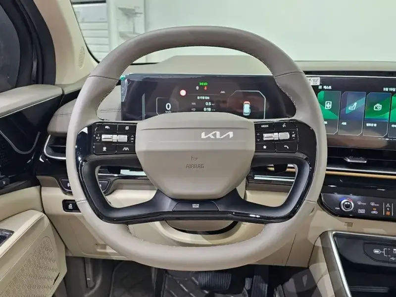 2026 Kia Carnival с пробегом 2 690 км