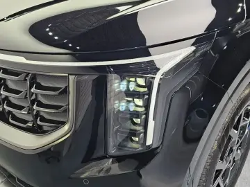 2026 Kia Carnival с пробегом 2 690 км