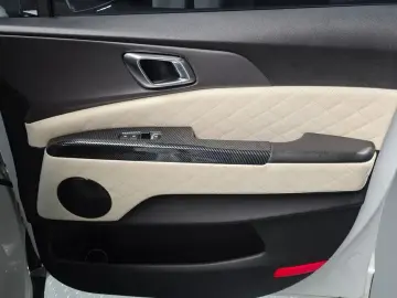 2024 Kia Carnival с пробегом 50 613 км