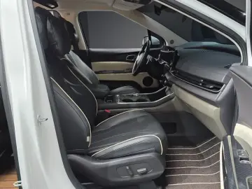 2024 Kia Carnival с пробегом 50 613 км