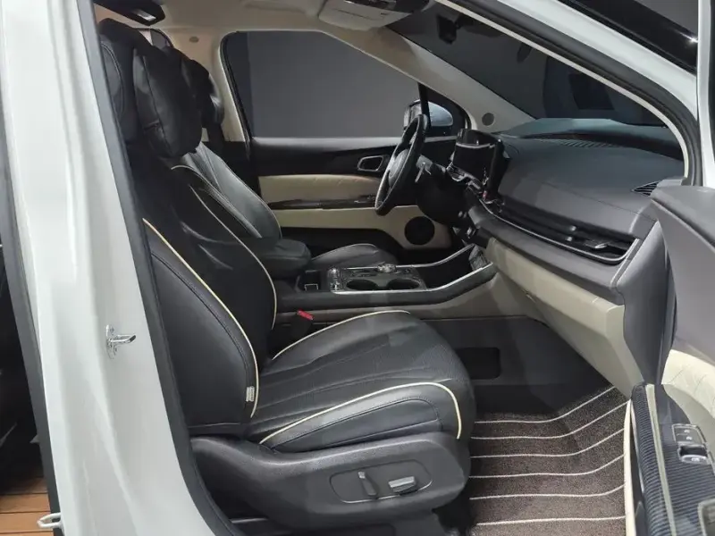 2024 Kia Carnival с пробегом 50 613 км