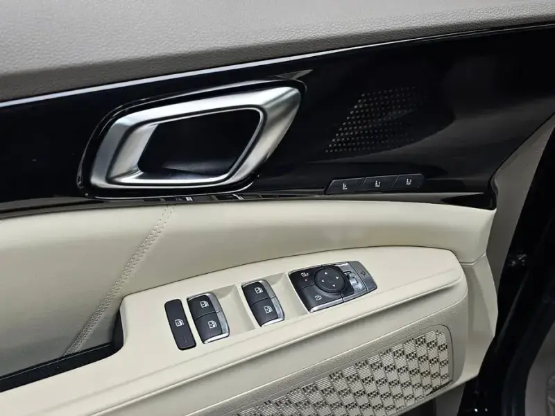 2026 Kia Carnival с пробегом 2 690 км